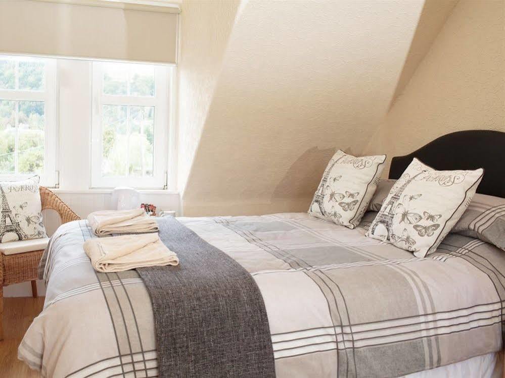 Corner House Hotel Innerleithen Eksteriør billede